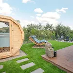 Feriehus Stunning Home In Wandlitz With Sauna *